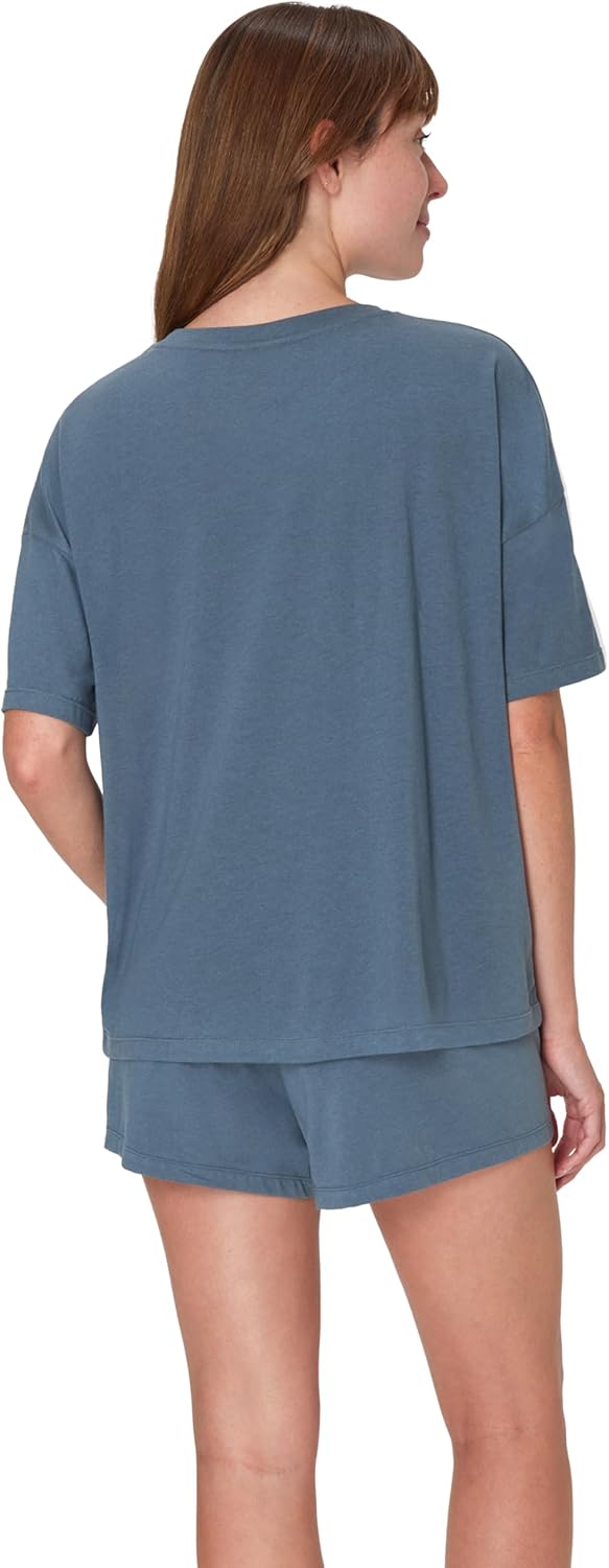 img-1595cdc599e214a58105 T-Shirt and Shorts Pyjama Set
